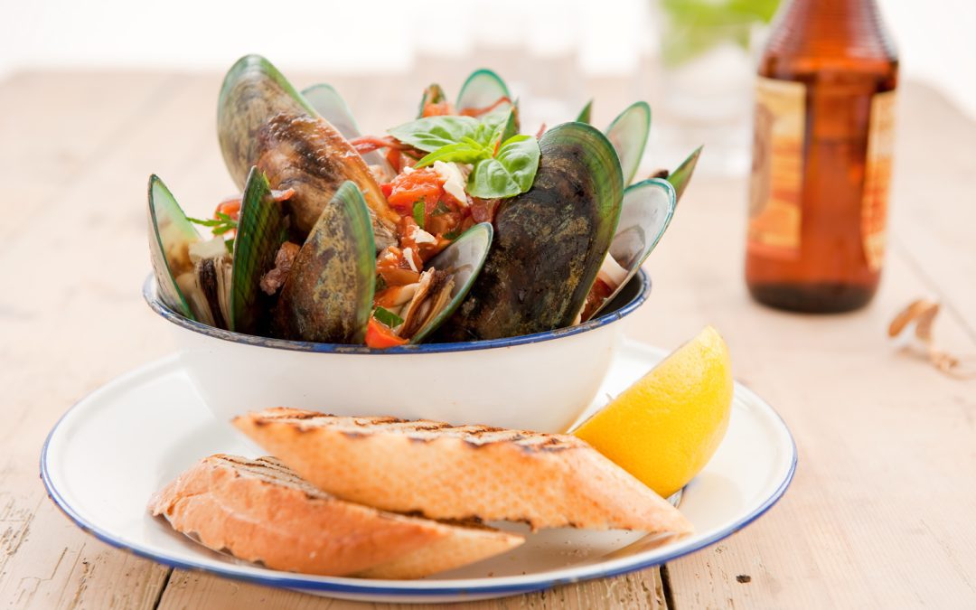 Steamed Mussels with Tomato, Pesto & Bacon sauce